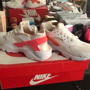 Nike Huarache Run Size 6